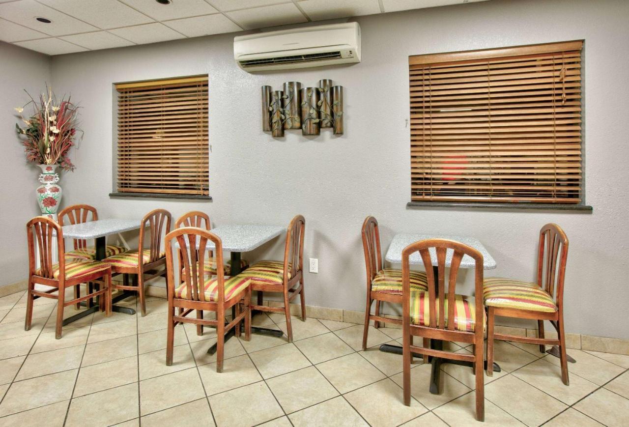 Super 8 By Wyndham Amarillo Ξενοδοχείο Εξωτερικό φωτογραφία